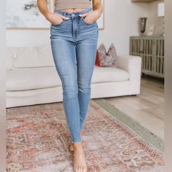 Judy Blue High Rise Control Top Skinny Fit Jeans Style JB88538 - Picture 1 of 10